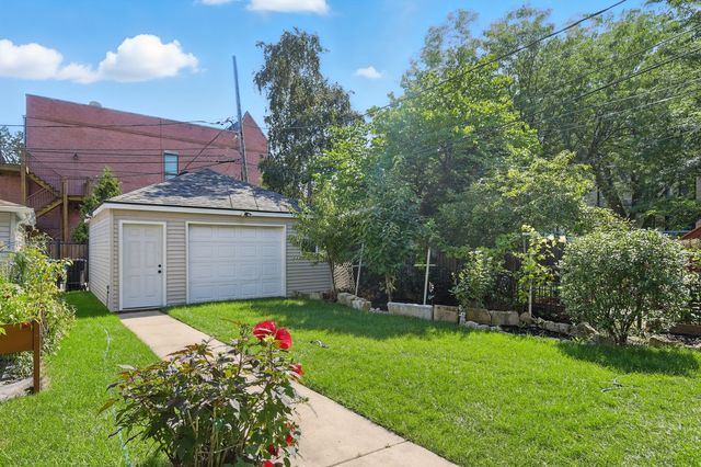 4055 S Ellis Avenue, Chicago, IL 60653