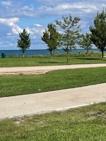 4055 S Ellis Avenue, Chicago, IL 60653