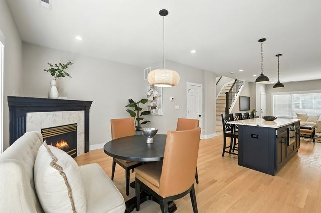 4055 S Ellis Avenue, Chicago, IL 60653