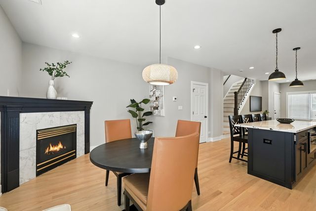 4055 S Ellis Avenue, Chicago, IL 60653