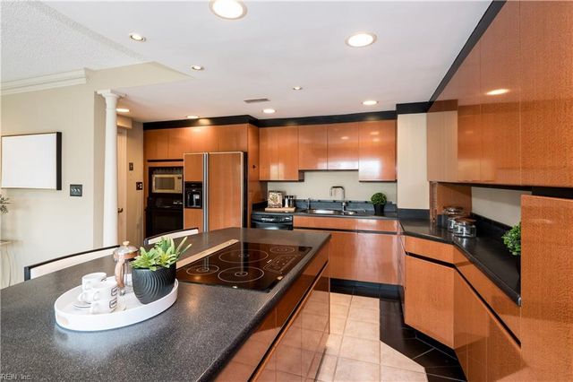 401 College Pl Apt 23, Norfolk, VA 23510