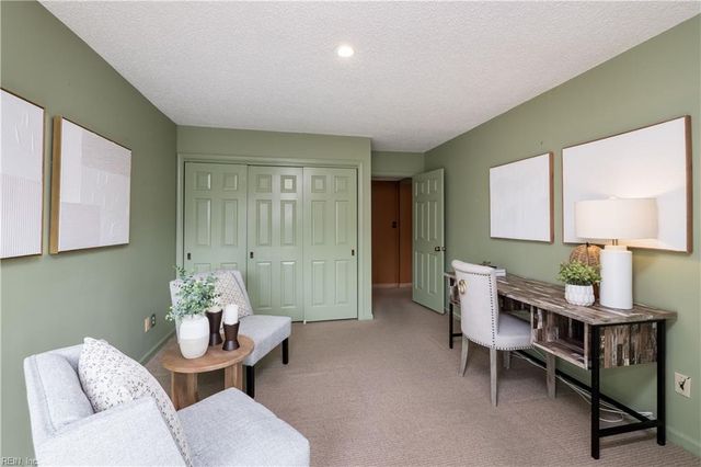 401 College Pl Apt 23, Norfolk, VA 23510