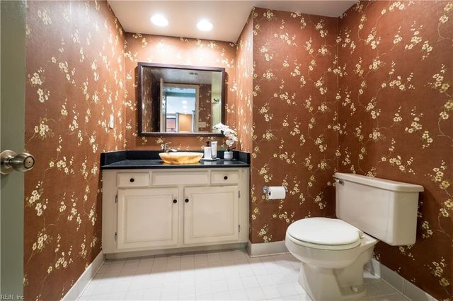 401 College Pl Apt 23, Norfolk, VA 23510