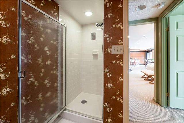 401 College Pl Apt 23, Norfolk, VA 23510