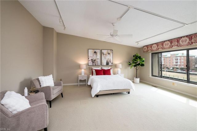 401 College Pl Apt 23, Norfolk, VA 23510