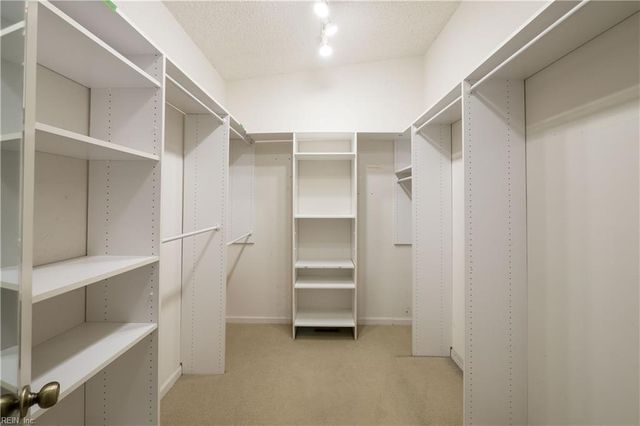 401 College Pl Apt 23, Norfolk, VA 23510