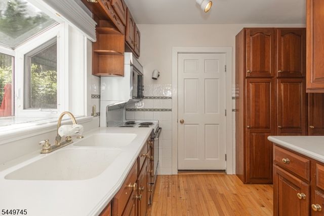 35 Perry St, Lambertville City, NJ 08530