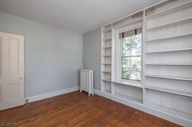 35 Perry St, Lambertville City, NJ 08530