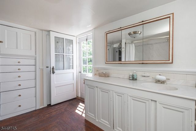 35 Perry St, Lambertville City, NJ 08530