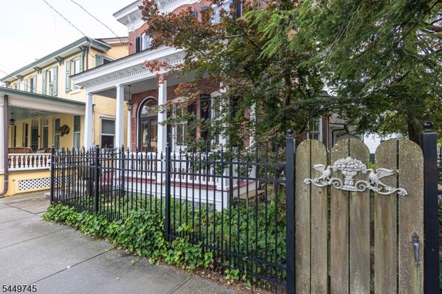 35 Perry St, Lambertville City, NJ 08530