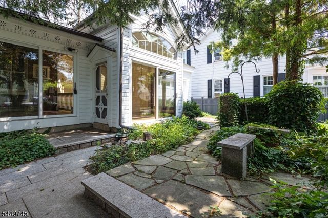 35 Perry St, Lambertville City, NJ 08530
