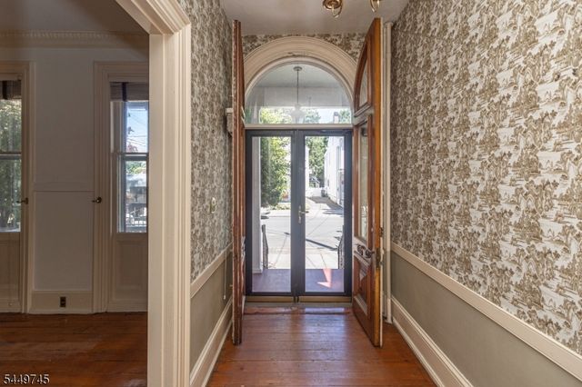 35 Perry St, Lambertville City, NJ 08530