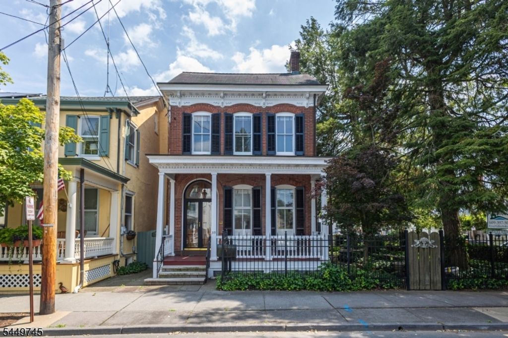 35 Perry St, Lambertville City, NJ 08530
