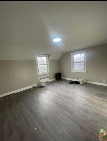 20 Ingraham Lane, Hempstead, NY 11550