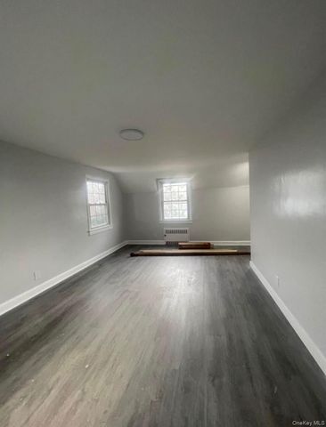 20 Ingraham Lane, Hempstead, NY 11550