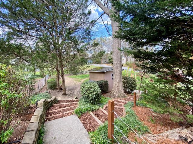 1402 W Mauney Avenue, Gastonia, NC 28052