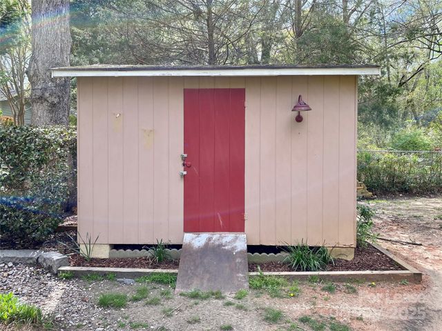 1402 W Mauney Avenue, Gastonia, NC 28052