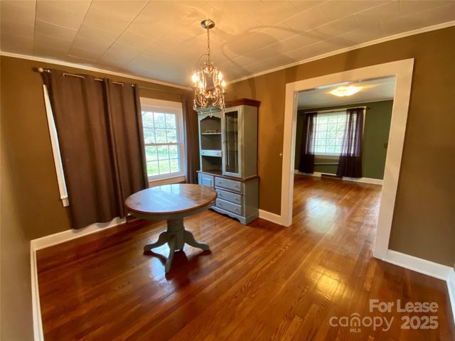 1402 W Mauney Avenue, Gastonia, NC 28052