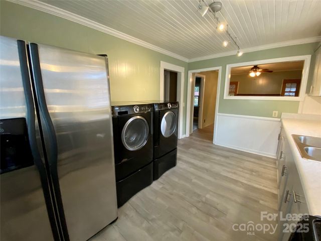 1402 W Mauney Avenue, Gastonia, NC 28052