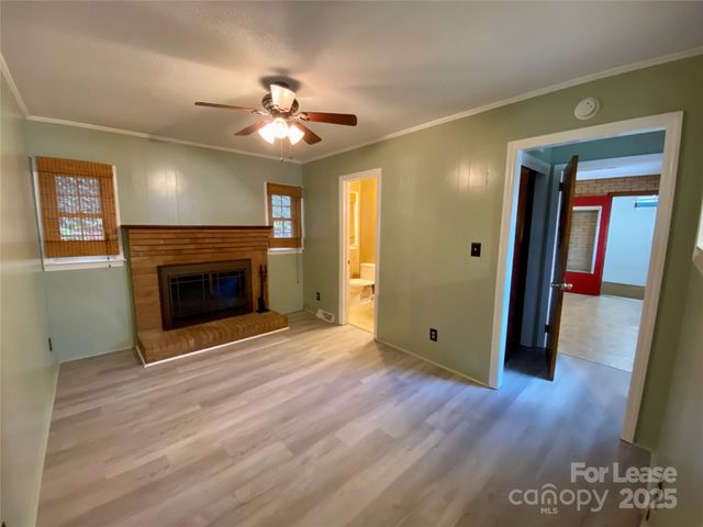 1402 W Mauney Avenue, Gastonia, NC 28052