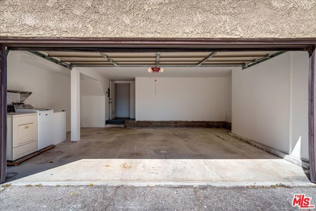 9761 Via Pavia, Burbank, CA 91504