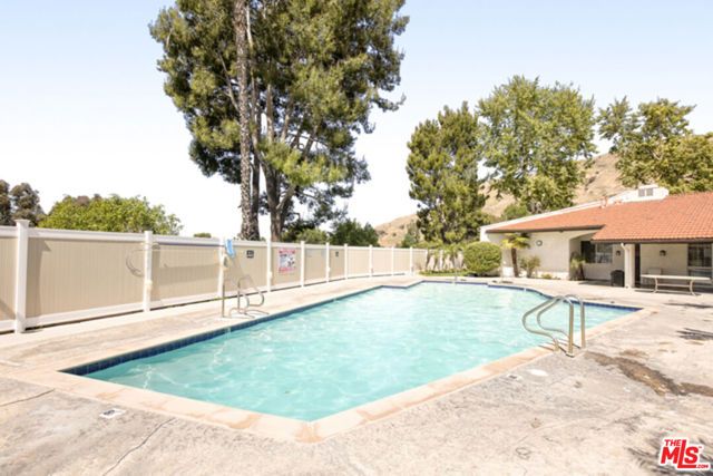 9761 Via Pavia, Burbank, CA 91504