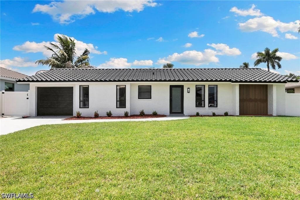 351 Columbus WAY, Marco Island, FL 34145