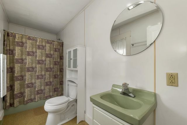32 Dearborn Street, Milford, NH 03055