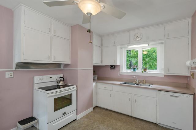 32 Dearborn Street, Milford, NH 03055