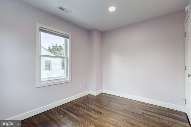6020 N KINGS HWY N, Alexandria, VA 22303