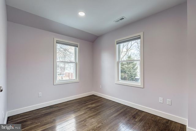6020 N KINGS HWY N, Alexandria, VA 22303