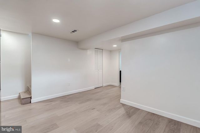 6020 N KINGS HWY N, Alexandria, VA 22303