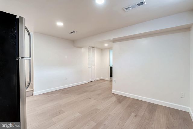 6020 N KINGS HWY N, Alexandria, VA 22303