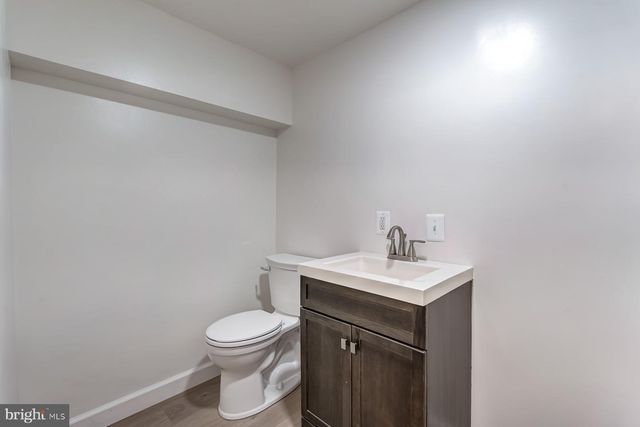 6020 N KINGS HWY N, Alexandria, VA 22303