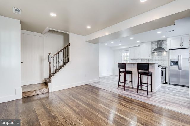 6020 N KINGS HWY N, Alexandria, VA 22303
