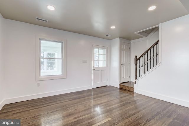 6020 N KINGS HWY N, Alexandria, VA 22303