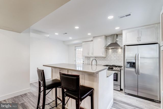 6020 N KINGS HWY N, Alexandria, VA 22303