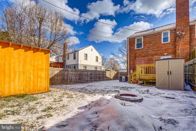 6020 N KINGS HWY N, Alexandria, VA 22303