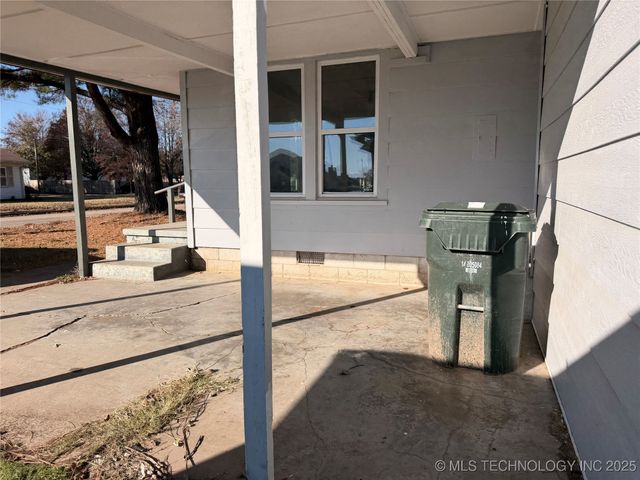 120 S 38th Street, Muskogee, OK 74401