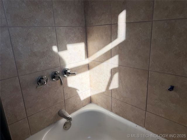 120 S 38th Street, Muskogee, OK 74401