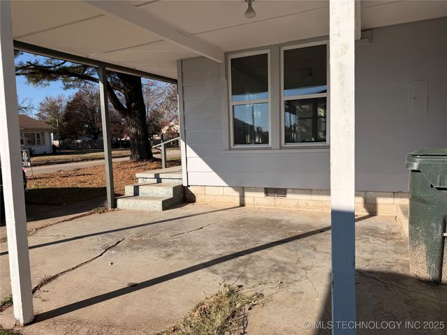 120 S 38th Street, Muskogee, OK 74401