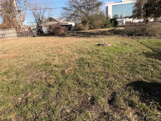 120 S 38th Street, Muskogee, OK 74401