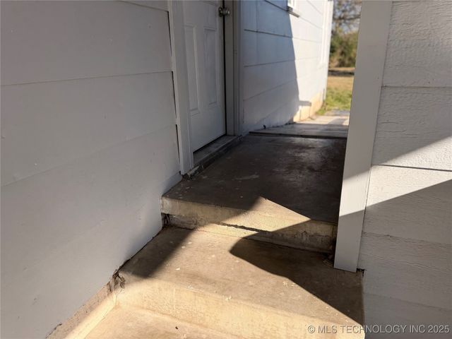 120 S 38th Street, Muskogee, OK 74401