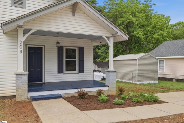 208 Hill Street, Wellford, SC 29385