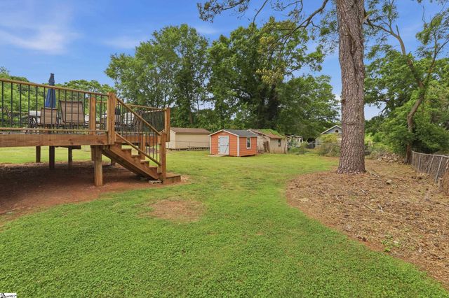 208 Hill Street, Wellford, SC 29385
