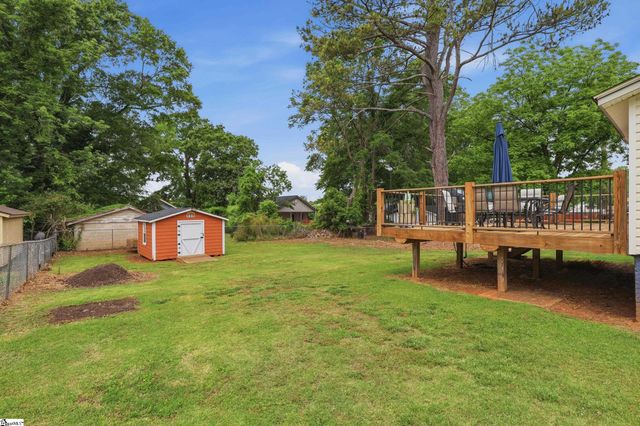 208 Hill Street, Wellford, SC 29385