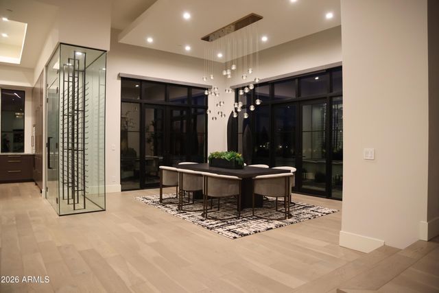 4822 E PALOMINO Road, Phoenix, AZ 85018