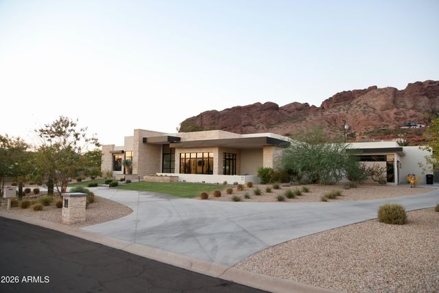 4822 E PALOMINO Road, Phoenix, AZ 85018