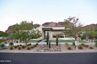 4822 E PALOMINO Road, Phoenix, AZ 85018