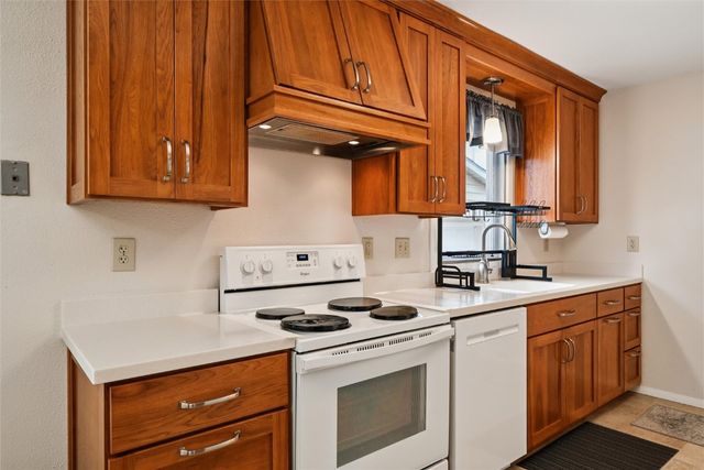 912 29th Street NW, Cedar Rapids, IA 52405